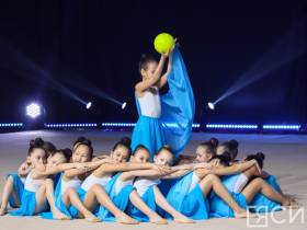 Фоторепортаж. Концерт Федерации художественной гимнастики Якутии с участием Арины и Дины Авериных