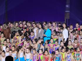 Фоторепортаж. Концерт Федерации художественной гимнастики Якутии с участием Арины и Дины Авериных