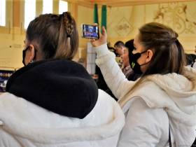 Известные гимнастки Аверины познакомились с якутским мас-рестлингом