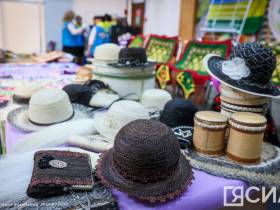 Выставка-ярмарка творчества серебряных волонтеров развернулась в Якутске