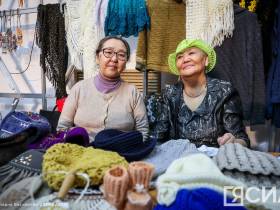 Выставка-ярмарка творчества серебряных волонтеров развернулась в Якутске