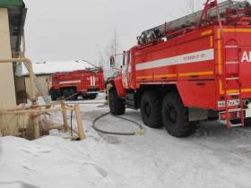 В Якутске во время пожара в производственном цехе пострадал мужчина