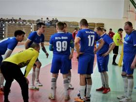 28 команд разыгрывают путевки на Спортивные игры в рамках первенства Якутии по мини-футболу II лиги