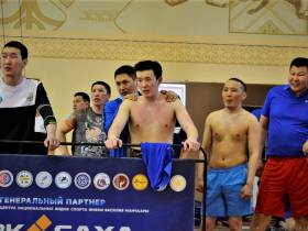 Без мастеров. Команды наслегов Якутии борются за табун лошадей на турнире по мас-рестлингу