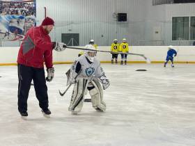 Юные хоккеисты Удачного посвятили эстафету своим отцам