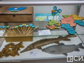 В Якутске открылась выставка мастеров Хатырыкского наслега