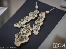 В Якутске открылась выставка мастеров Хатырыкского наслега