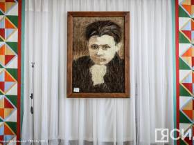 В Якутске открылась выставка мастеров Хатырыкского наслега