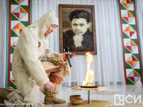 В Якутске открылась выставка мастеров Хатырыкского наслега