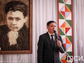 В Якутске открылась выставка мастеров Хатырыкского наслега