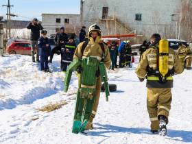 В Якутске прошли соревнования по пожарному кроссфиту