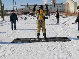 В Якутске прошли соревнования по пожарному кроссфиту