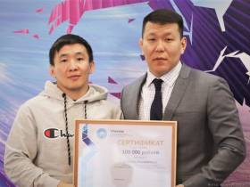 Якутским борцам Владимиру Егорову и Эдуарду Григорьеву вручили заслуженные награды