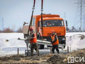 Дмитрий Бердников: Работы по Ленскому мосту ведутся по утвержденным графикам