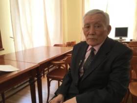 В Якутии вышла книга о первых вахтовиках республики