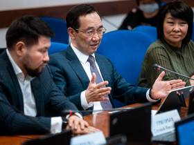 Финалисты конкурса мастер-плана города Якутска презентовали проекты главе Якутии