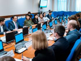 Финалисты конкурса мастер-плана города Якутска презентовали проекты главе Якутии