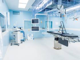 Кирилл Бычков проверил готовность к открытию кардио-сосудистого центра Якутии