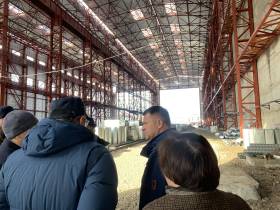 Премьер Якутии оценил ход строительства Жатайской судоверфи