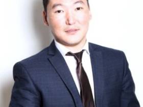 Ньургун Павлов: Сегодня важно поддержать преподавателей в их профессиональной деятельности