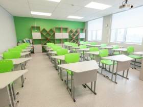 Глава Якутии ознакомился с реновацией Кысыл-Сырской школы