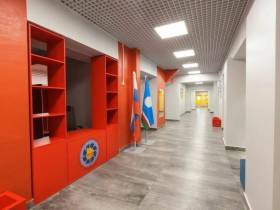 Глава Якутии ознакомился с реновацией Кысыл-Сырской школы