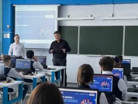 Школьники Жатая научились быстро разрабатывать приложения на «Уроке цифры»