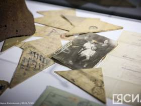 В Якутске открылась выставка "Современная история Якутии", посвящённая 100-летию ЯАССР