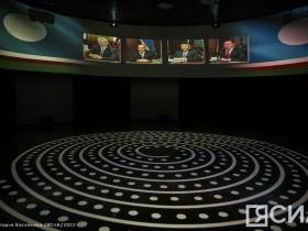 В Якутске открылась выставка "Современная история Якутии", посвящённая 100-летию ЯАССР