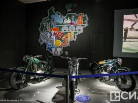 В Якутске открылась выставка "Современная история Якутии", посвящённая 100-летию ЯАССР