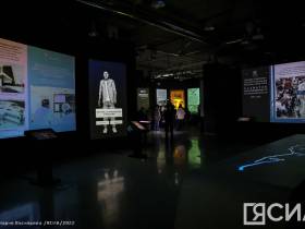 В Якутске открылась выставка "Современная история Якутии", посвящённая 100-летию ЯАССР