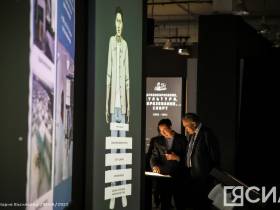 В Якутске открылась выставка "Современная история Якутии", посвящённая 100-летию ЯАССР