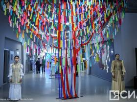 В Якутске открылась выставка "Современная история Якутии", посвящённая 100-летию ЯАССР