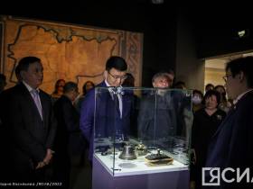 В Якутске открылась выставка "Современная история Якутии", посвящённая 100-летию ЯАССР