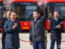 Сотню новых автобусов передали в Якутии к 100-летию ЯАССР