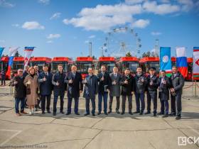 Сотню новых автобусов передали в Якутии к 100-летию ЯАССР