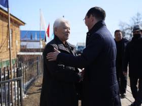 В Намском районе почтили память государственного деятеля Якутии Ильи Винокурова