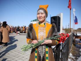 В Намском районе почтили память государственного деятеля Якутии Ильи Винокурова