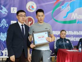 В Якутии чемпионам России по мас-рестлингу вручили по 200 тысяч рублей