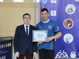 В Якутии чемпионам России по мас-рестлингу вручили по 200 тысяч рублей