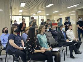 Руководство Комдрагметалла получило Карты жителя Якутии