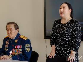 "Мои ученики - мое богатство". Макар Яковлев встретился со студентами юрфака СВФУ