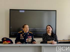 "Мои ученики - мое богатство". Макар Яковлев встретился со студентами юрфака СВФУ