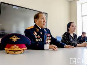 "Мои ученики - мое богатство". Макар Яковлев встретился со студентами юрфака СВФУ