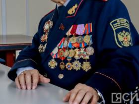 "Мои ученики - мое богатство". Макар Яковлев встретился со студентами юрфака СВФУ