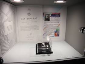 Айсен Николаев посетил уникальные экспозиции к 100-летию основания Якутской АССР