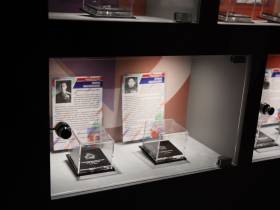 Айсен Николаев посетил уникальные экспозиции к 100-летию основания Якутской АССР