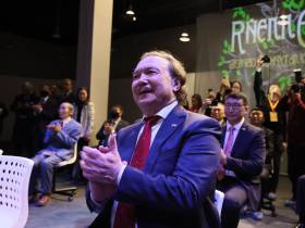 Айсен Николаев посетил уникальные экспозиции к 100-летию основания Якутской АССР