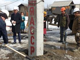 100 лет ЯАССР. Сегодня в Нюрбинском улусе Якутии установили первую сваю здания школы