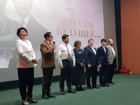 "За нами будущее..." В Якутске показали фильм об отцах-основателях республики
